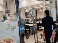 门面-康师傅私房牛肉面(马泉营奥莱店)