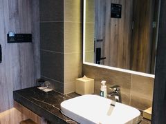 -榆林榆阳西路火车站亚朵酒店