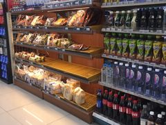 -全家便利店(江湾镇站店)