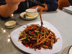 -鲜榨果汁·啤酒鱼(环岛河店)