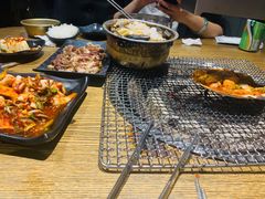 -鑫釜山海鲜烧烤(鑫丰国际店)