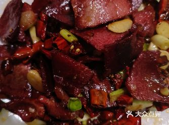 推荐一家量大味美，老板娘热情周到的小店