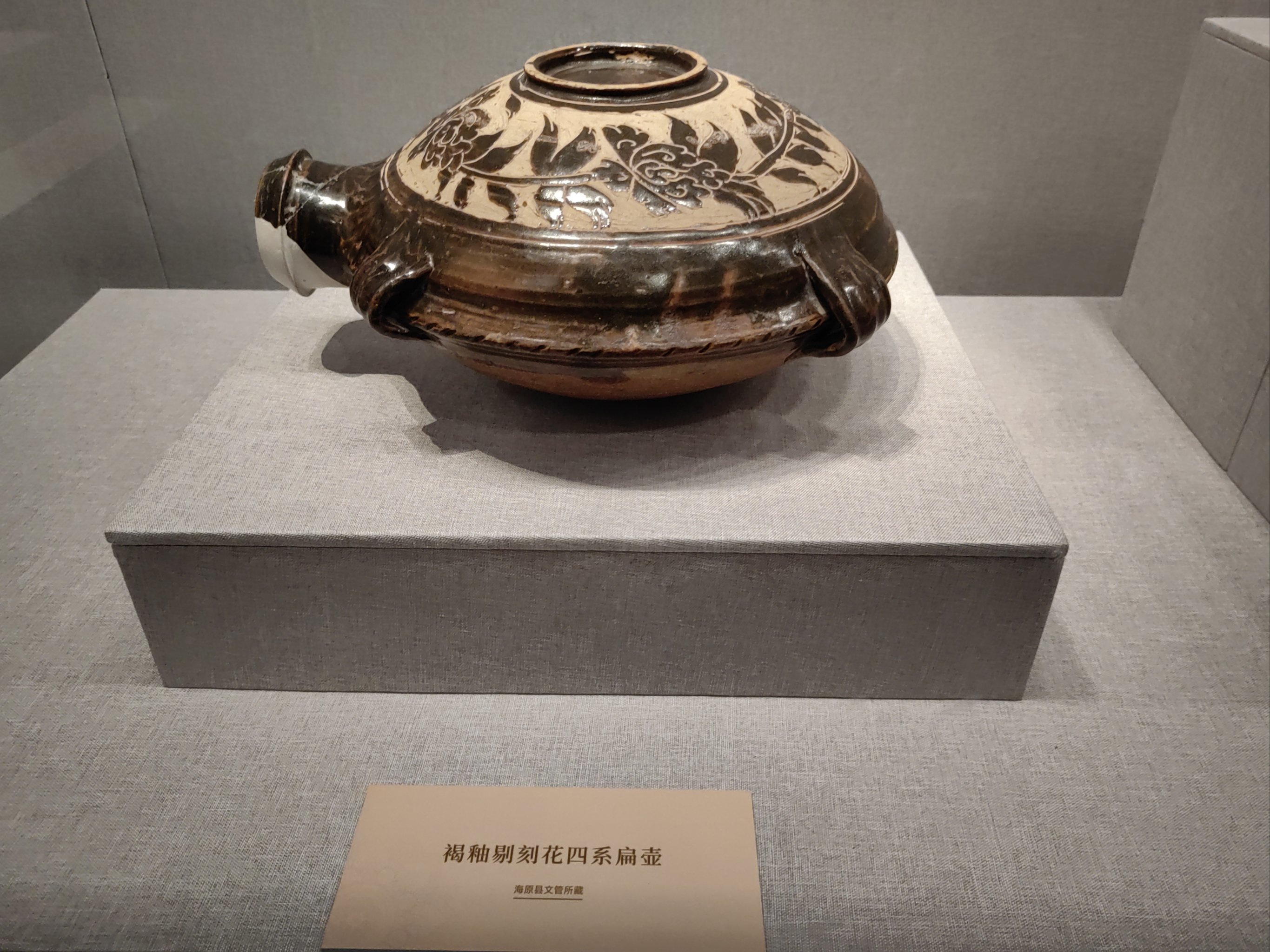 历史博物馆看西夏文物展