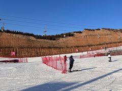 -采薇庄园四季滑雪场