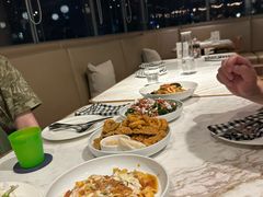 -ROAST coffee & eatery