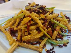 -霄汉牛三鲜湖北砂锅菜(万松园2店)
