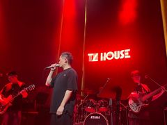 -TZ House音乐现场(来福士中心店)