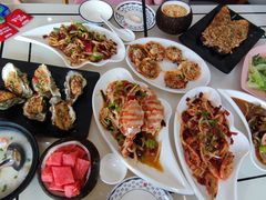 -覃记海鲜美食餐厅