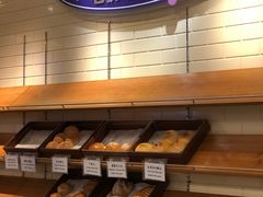 面包甜点陈列柜-老佛爷饼店