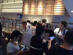 等位区-喜茶(上海正大广场店)