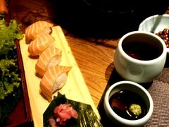 三文鱼寿司-黑牛の店·和牛烧肉(大悦城店)