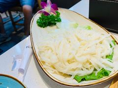 -墨居上隐·院子里火锅(峨眉店)