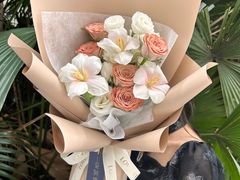 -花间阁鲜花气球连锁(两路口上清寺急市救中心店)