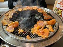-围炉肉舍•炭烤活鳗•丹东海鲜烤肉(步行街店)