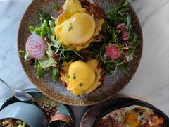 疯狂手撕牛肉班尼迪克蛋-The Rug(三里屯店)