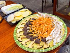 鲜菌拼盘-大理.老字号渝记酸萝卜乌鱼(古城总店)