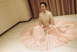 点击看大图 -GRACE KELLY婚纱与礼服(北京店)