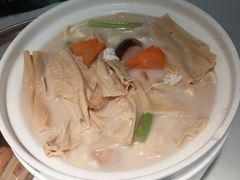 鸡汤腐竹煲-原味田园·客家菜·土窑鸡(中航城君尚购物中心店)