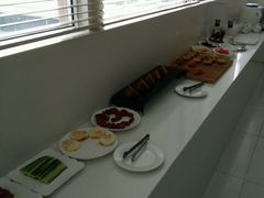 -卡罗酒店(东门晒布地铁站店)