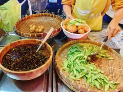 -席娜卡琳火车铁道夜市