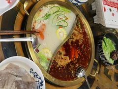 -小天鹅火锅·一线江景洪鼎旗舰店(洪崖洞店)