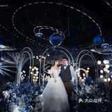 夜光婚纱在暗场婚礼真的绝绝子  