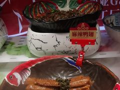 -四囍码头海鲜烧烤自助火锅(外滩南京东路悦荟广场店)