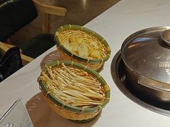 -喃喃椰·糟粕醋·椰子鸡火锅(七堡花园店)