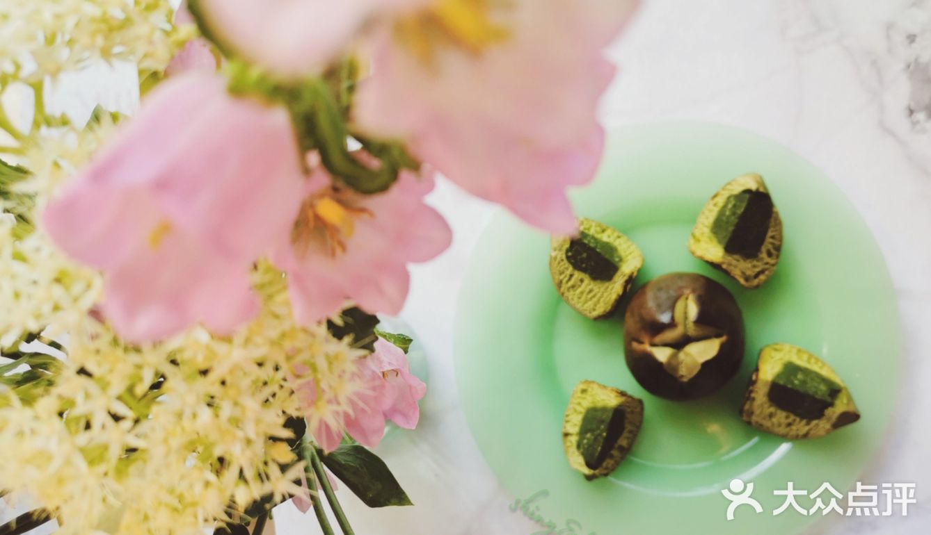 沙沙的颗粒感不太强。外面的面包体很香，非常有嚼劲