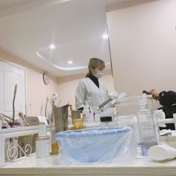 -苗方清颜专业祛痘·皮肤管理