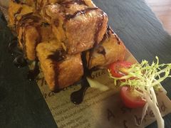 一口西多士-more than meow吴止猫主题餐厅(承德 中船汇店)