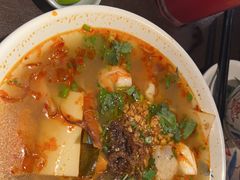 -大头虾越式风味餐厅(光明广场店)