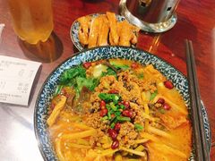 -粉家柳州螺蛳粉(杨宅路店)