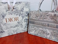 -Dior(海信广场店)