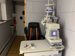 -翰佐蔡司小乐圆·依视路星趣控·暴龙眼镜折扣店