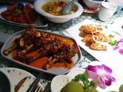 -忘忧草融合私房菜(红鼎国际店)