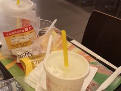 -麦当劳(汉口火车站候车室店)