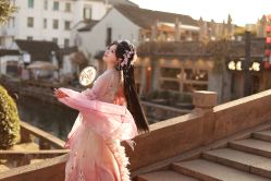 -一揽芳华汉服旗袍体验馆(拙政园店)