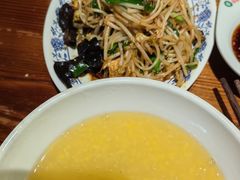 -老天桥酱肉烧饼夹肘子(天桥店)