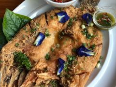 -Chom Cafe and Restaurant