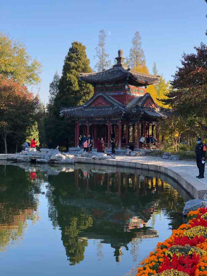 眼镜湖-"从香山公园的北门入园不远,就可以看到眼镜..."-大众点评移动