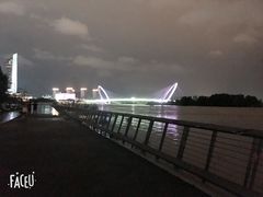 -南京眼步行桥