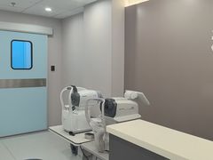 -上海大学附属上海和平眼科医院