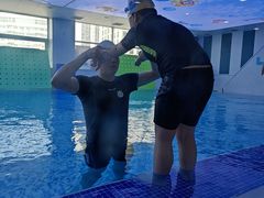 -龙格亲子游泳·水育早教中心(华亿大润发店)