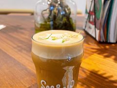 栀子花梨香拿铁-Seesaw Coffee(上海尚悦湾店)