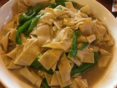 -闯关东东北农家菜(崂山石老人店)