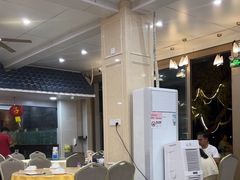 -鹏城人家海鲜酒家·23年老字号(较场尾店)
