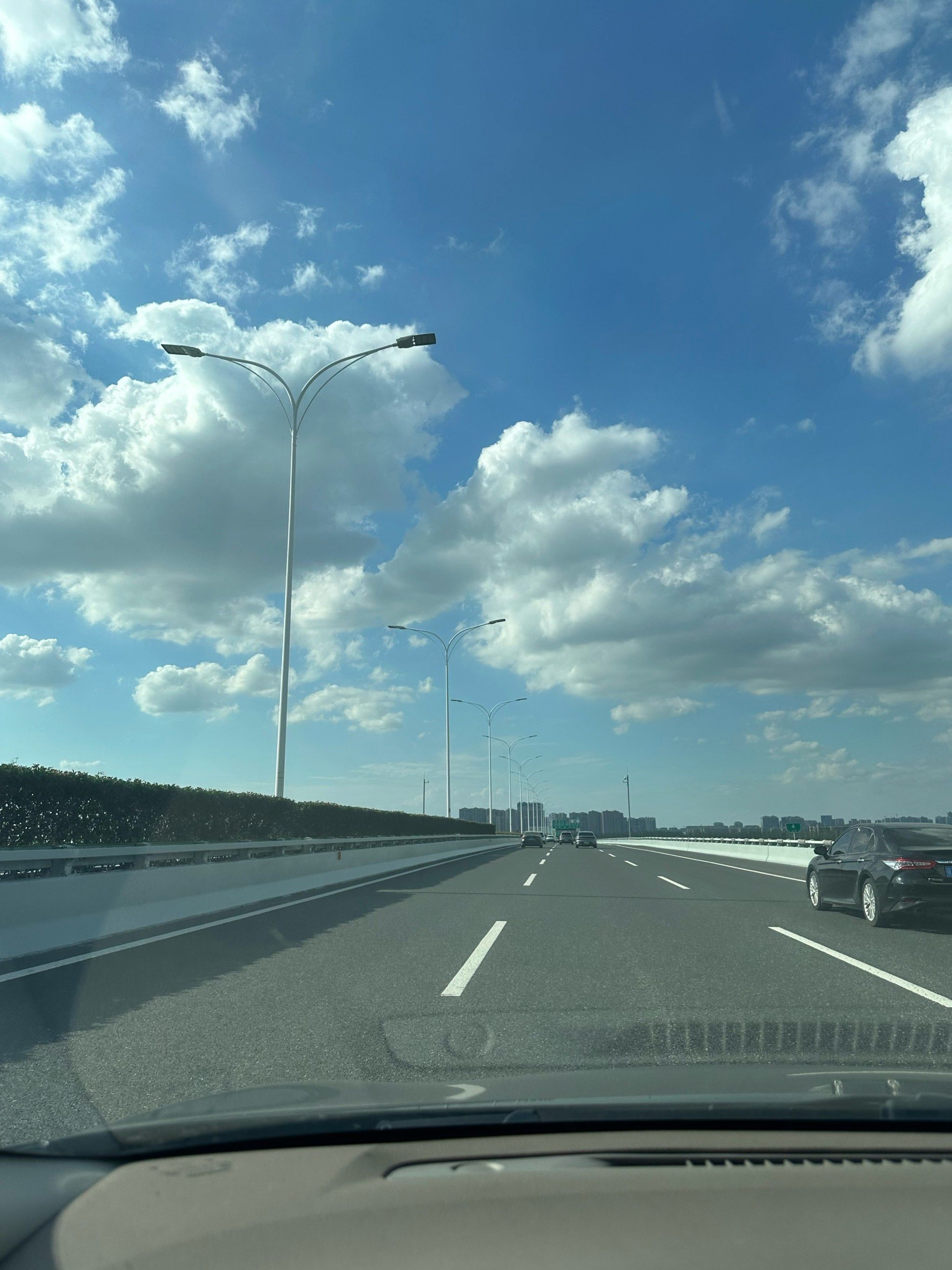 随手拍#高速公路 #最美的风景在路上