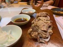 招牌滩羊海盐手抓肉-丝路金桃·新疆菜(徐汇店)