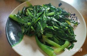 Pork Lard Crumbs Stir-fried with Seasonal Greens